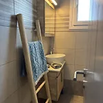 Omma, Main Street Maison Αντίπαρος