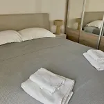 Omma, Main Street Maison Διαμέρισμα Αντίπαρος
