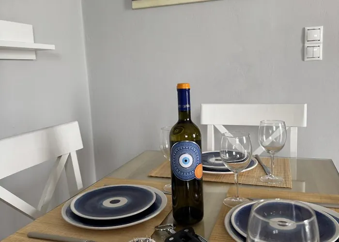 Omma, Main Street Maison