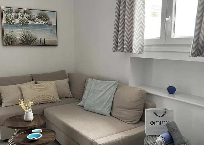 Omma, Main Street Maison *