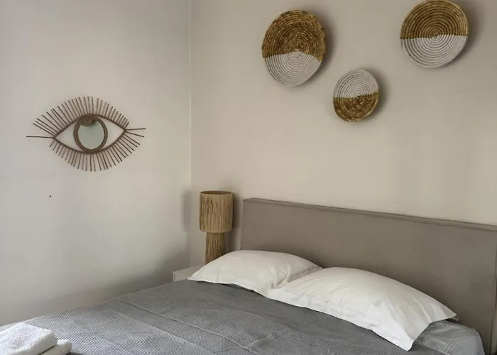 Omma, Main Street Maison Apartamento