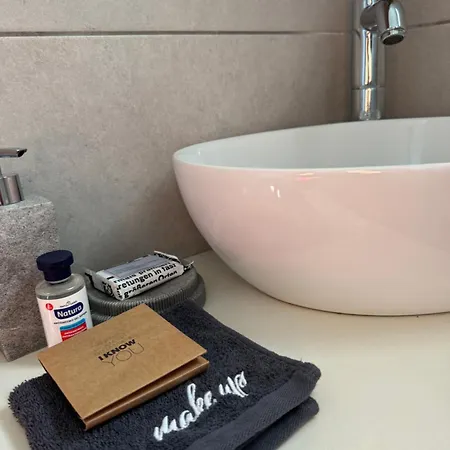 Omma, Main Street Maison アンティパロス島