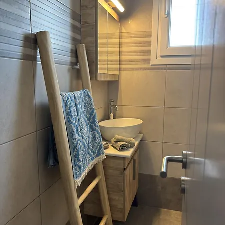 Omma, Main Street Maison アンティパロス島