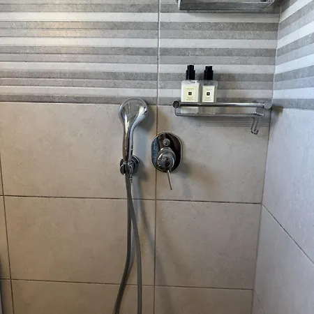 Omma, Main Street Maison アパート アンティパロス島