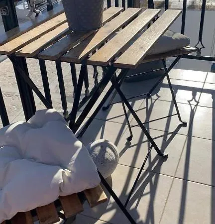 Omma, Main Street Maison アパート アンティパロス島